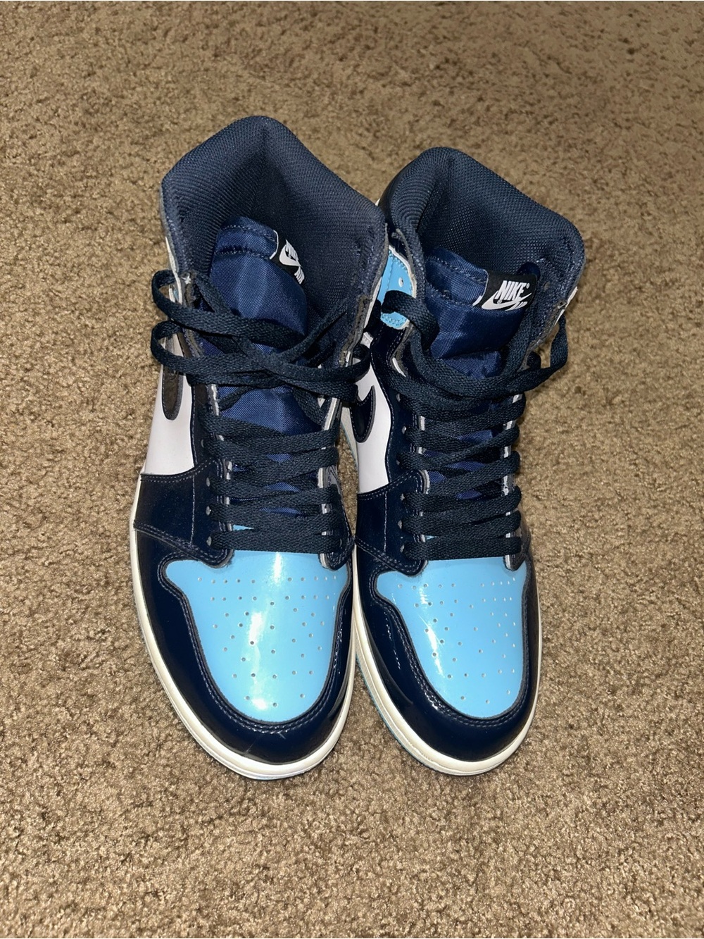Nike Jordan 1 Retro High “UNC Patent”